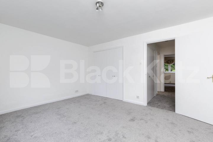 2 bedroom 2 bathroom maisonette with garden located close to Highgate station  Stanhope Road, Highgate